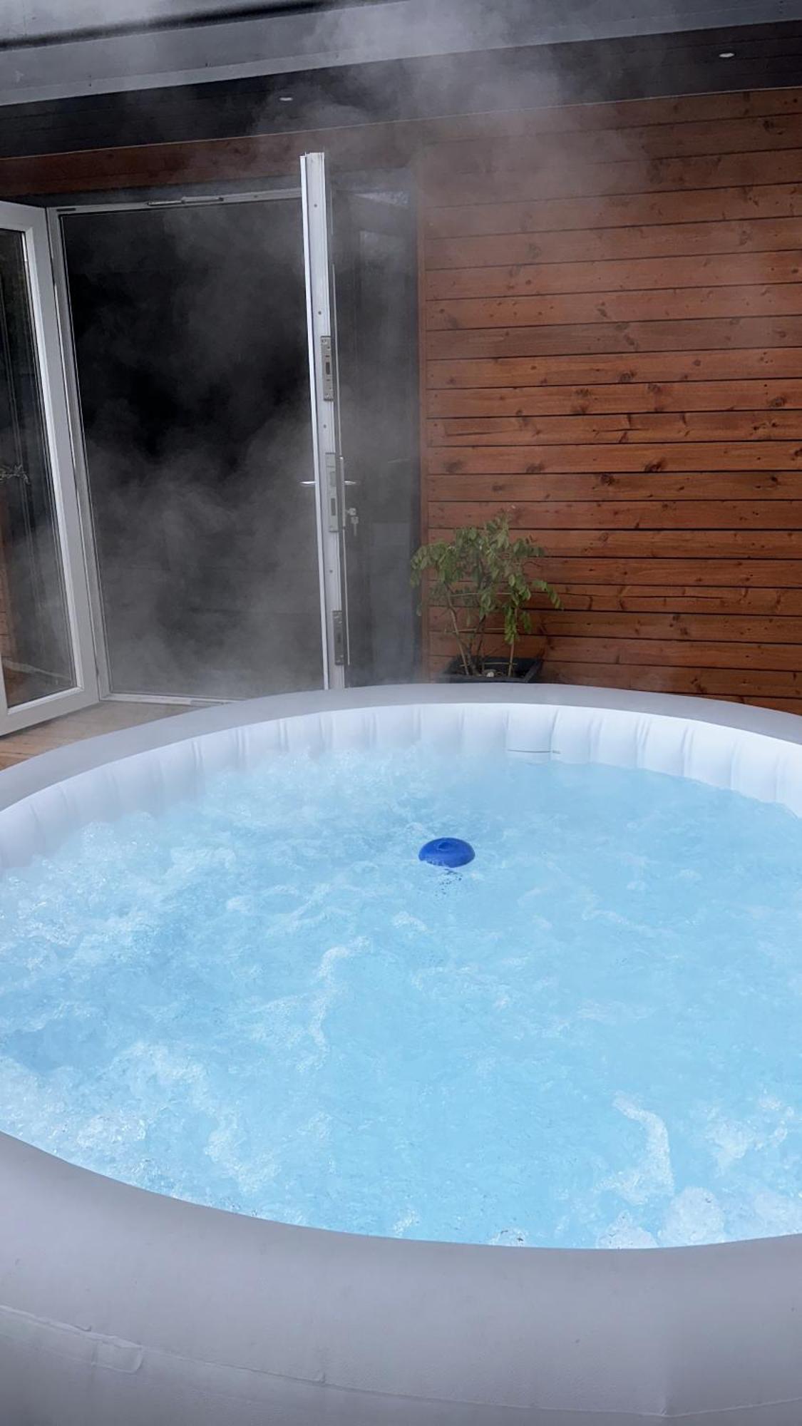 Modern Harrogate House Sleeps 10, Cinema Room & Hot Tub Esterno foto